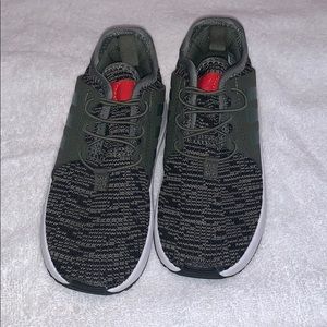 Never worn Adidas Sneaker toddler boys size 9